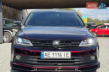 Седан Volkswagen Jetta 2015 в  фото 3 Седан Volkswagen Jetta 2015 в