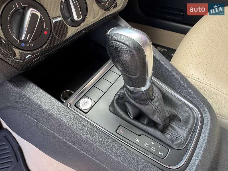 Седан Volkswagen Jetta 2015 в Днепре