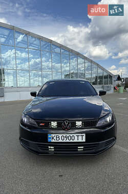Седан Volkswagen Jetta 2013 в 