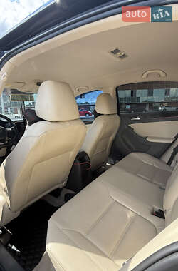 Седан Volkswagen Jetta 2013 в 