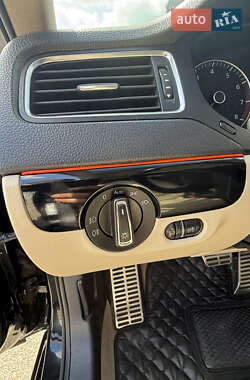 Седан Volkswagen Jetta 2013 в 
