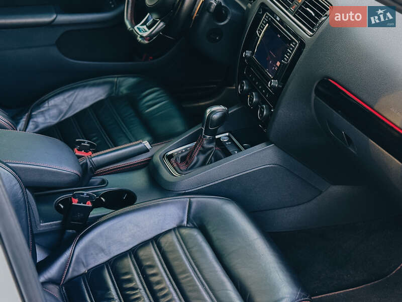 Седан Volkswagen Jetta 2017 в Кременчуці