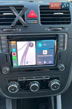 Седан Volkswagen Jetta 2010 в 