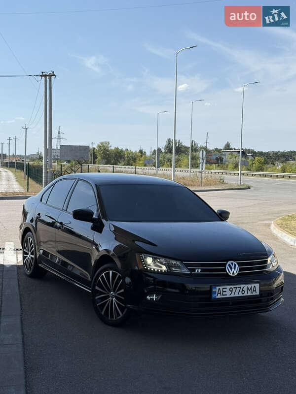 Седан Volkswagen Jetta 2016 в Днепре
