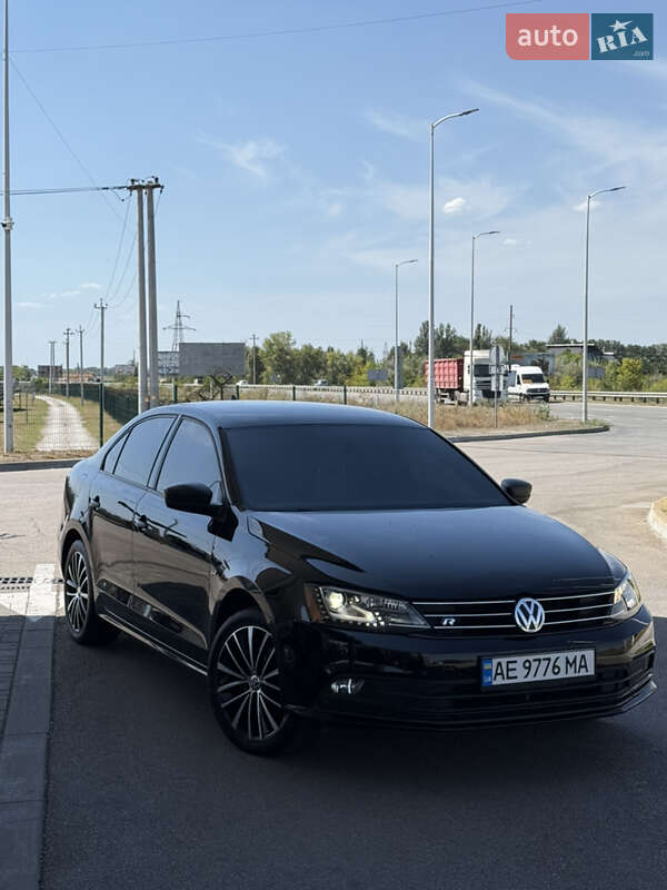 Седан Volkswagen Jetta 2016 в Днепре