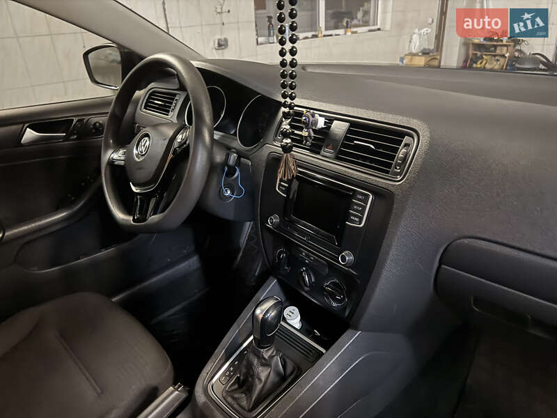 Седан Volkswagen Jetta 2016 в Сумах