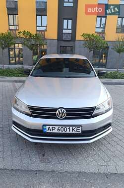 Седан Volkswagen Jetta 2015 в 