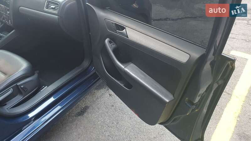 Седан Volkswagen Jetta 2012 в Броварах