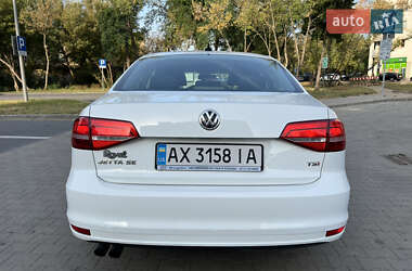 Седан Volkswagen Jetta 2015 в 