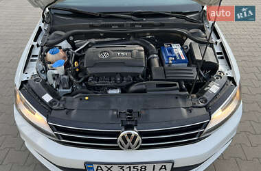 Седан Volkswagen Jetta 2015 в 