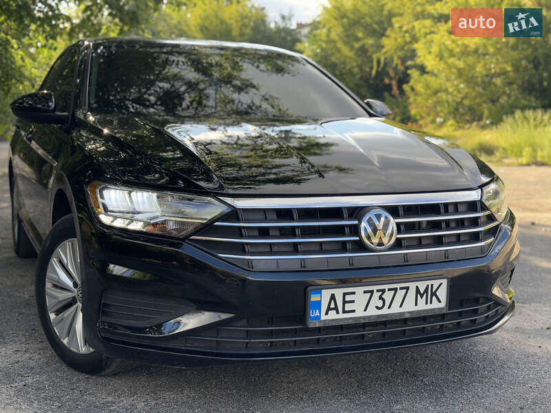 Седан Volkswagen Jetta 2018 в 