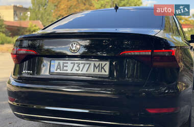 Седан Volkswagen Jetta 2018 в 