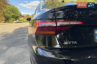 Седан Volkswagen Jetta 2018 в 