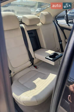 Седан Volkswagen Jetta 2010 в 