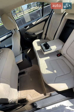 Седан Volkswagen Jetta 2010 в 