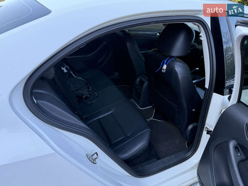 Седан Volkswagen Jetta 2013 в Одессе