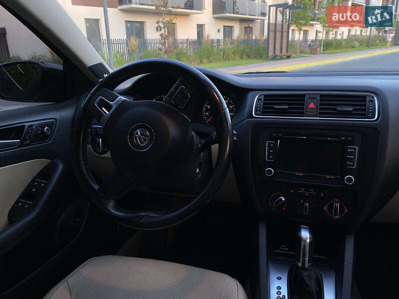 Седан Volkswagen Jetta 2013 в Луцьку
