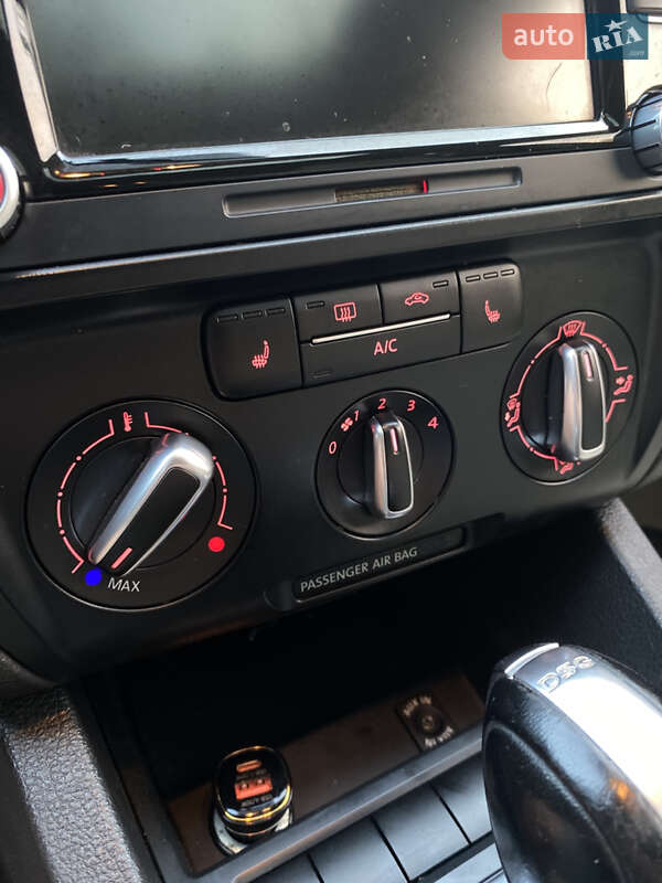 Седан Volkswagen Jetta 2013 в Луцьку