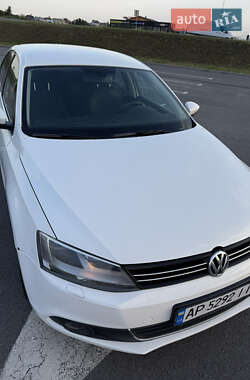 Седан Volkswagen Jetta 2012 в 