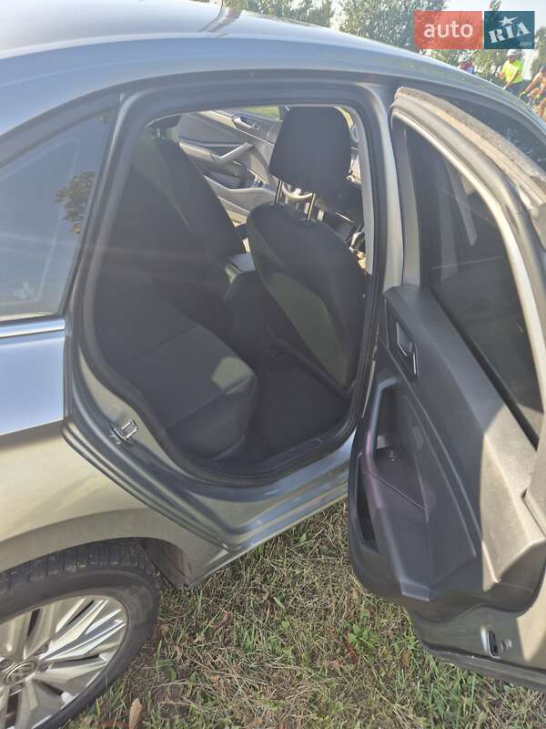 Седан Volkswagen Jetta 2021 в Киеве