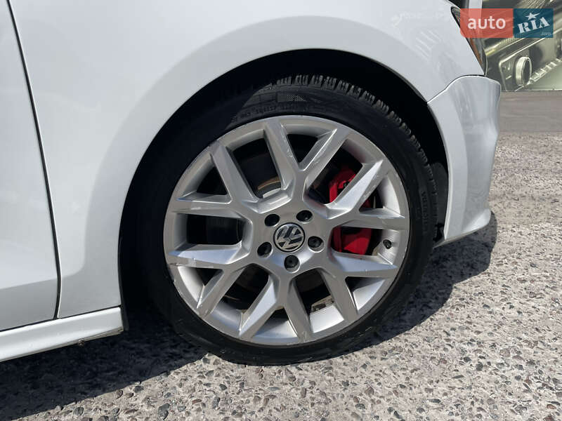 Седан Volkswagen Jetta 2014 в Киеве