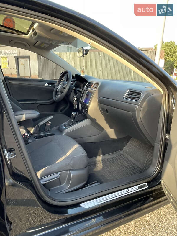 Седан Volkswagen Jetta 2012 в Києві