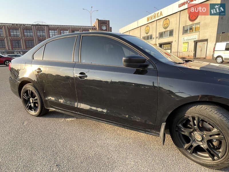 Седан Volkswagen Jetta 2012 в Києві