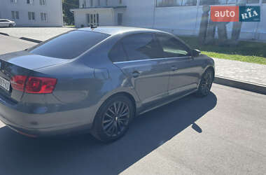 Седан Volkswagen Jetta 2010 в Решетиловке