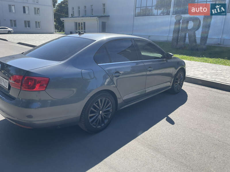 Седан Volkswagen Jetta 2010 в Решетилівці фото 4 Седан Volkswagen Jetta 2010 в Решетилівці