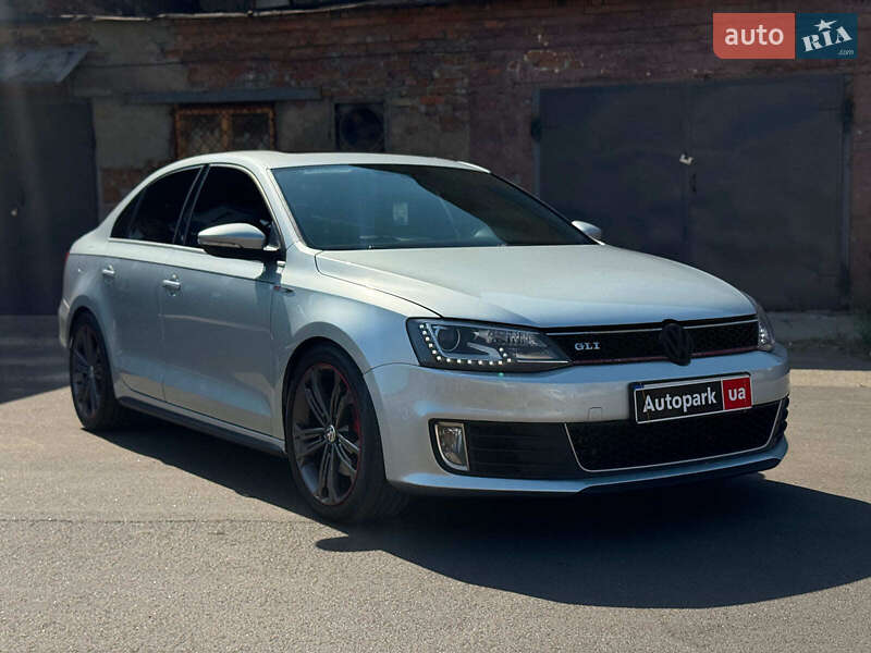 Седан Volkswagen Jetta 2015 в Киеве