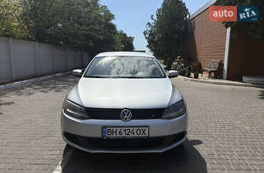 Седан Volkswagen Jetta 2010 в 