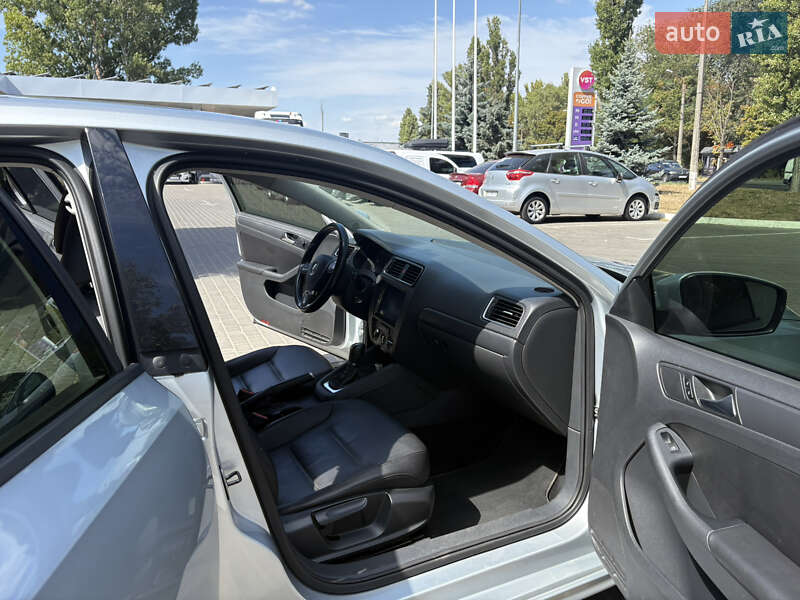 Седан Volkswagen Jetta 2010 в Одессе