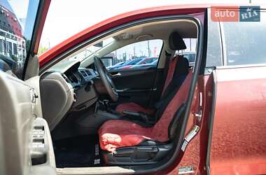 Седан Volkswagen Jetta 2016 в 