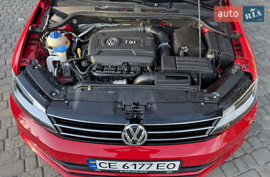 Седан Volkswagen Jetta 2015 в 