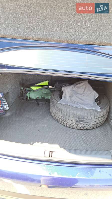 Седан Volkswagen Jetta 2005 в Вінниці