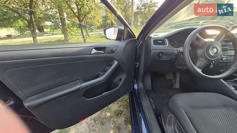 Седан Volkswagen Jetta 2014 в Полтаві