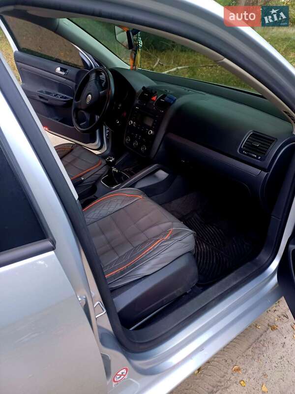 Седан Volkswagen Jetta 2005 в Ахтырке