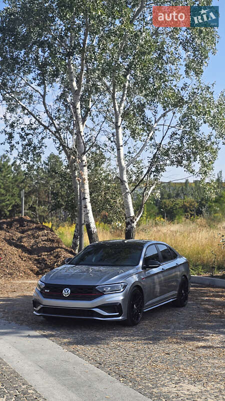 Седан Volkswagen Jetta 2019 в Днепре