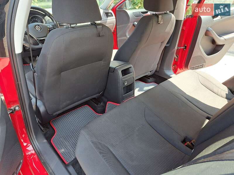Седан Volkswagen Jetta 2015 в Полтаве
