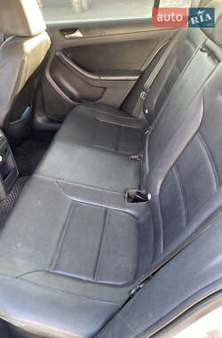 Седан Volkswagen Jetta 2012 в 