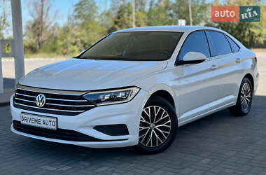 Седан Volkswagen Jetta 2021 в 