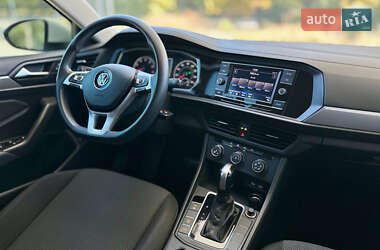 Седан Volkswagen Jetta 2021 в 