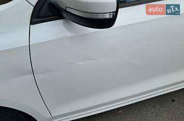 Седан Volkswagen Jetta 2010 в  фото 20 Седан Volkswagen Jetta 2010 в