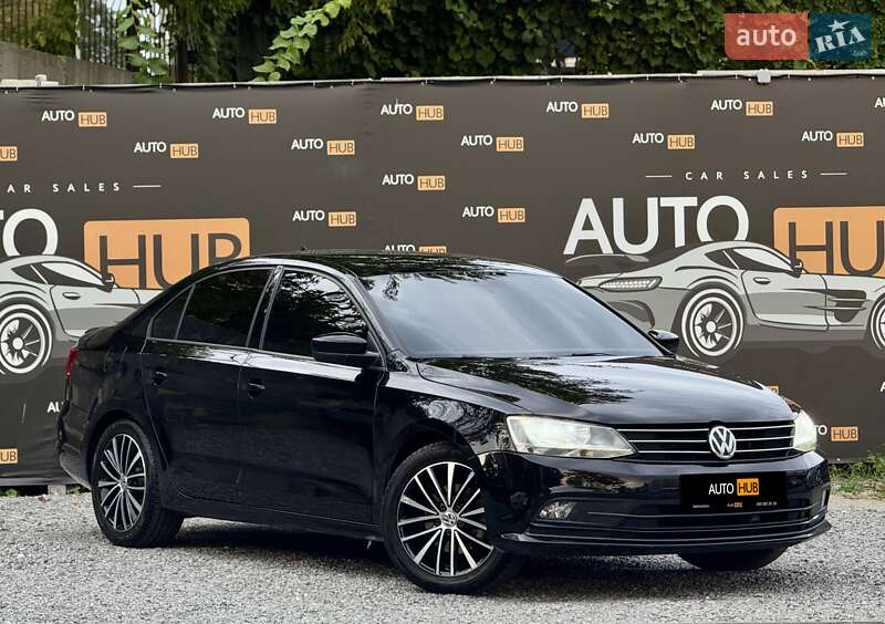 Седан Volkswagen Jetta 2015 в 