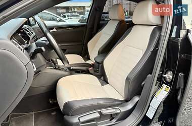 Седан Volkswagen Jetta 2015 в 