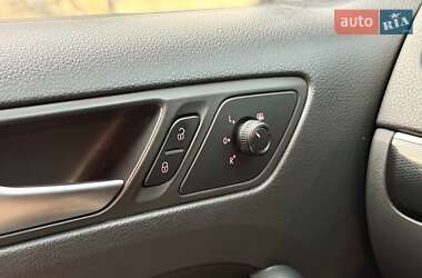 Седан Volkswagen Jetta 2015 в 