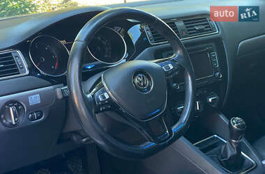 Седан Volkswagen Jetta 2014 в 
