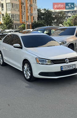 Седан Volkswagen Jetta 2012 в Києві