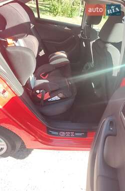 Седан Volkswagen Jetta 2015 в 
