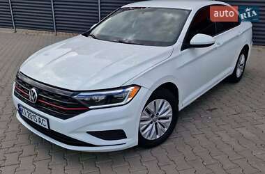 Седан Volkswagen Jetta 2018 в Києві